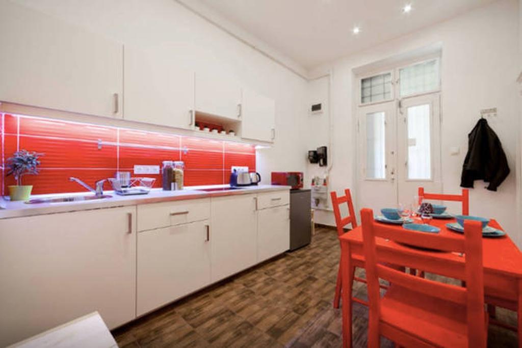 Budget Apartment By Hi5-Kiraly 99 Budapeste Exterior foto