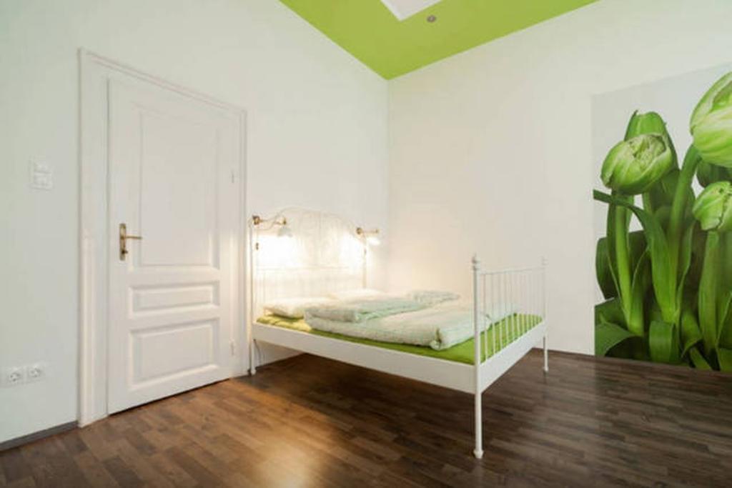 Budget Apartment By Hi5-Kiraly 99 Budapeste Exterior foto